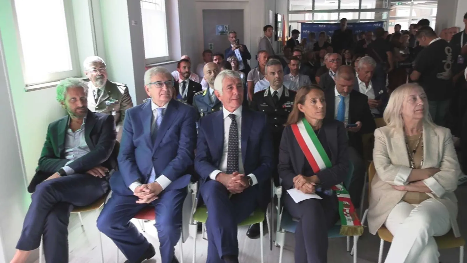 Da sinistra, l'assessore giornale Paglia, i ministri Foti e Abodi, la sindaca Tarasconi e il prefetto Palmisani